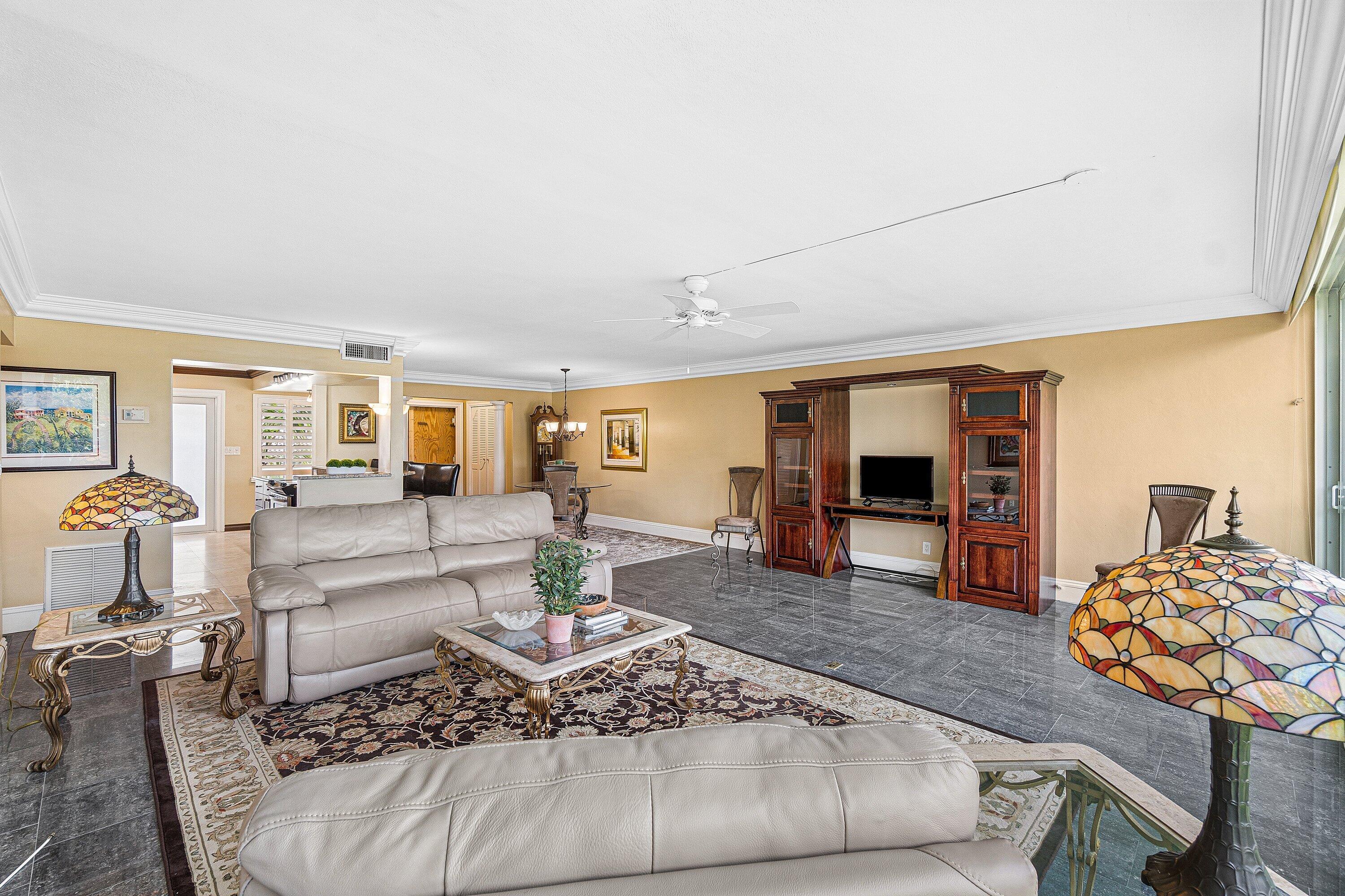 300 East Royal Palm Road, Unit 350 Boca Raton, FL 33432 - Photo 8 of 29 Living Room