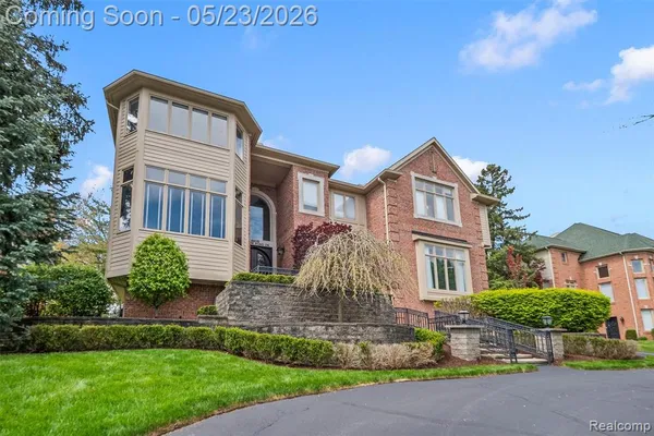 $1,900,000 | 6608 Minnow Pond Drive, West Bloomfield, MI 48322