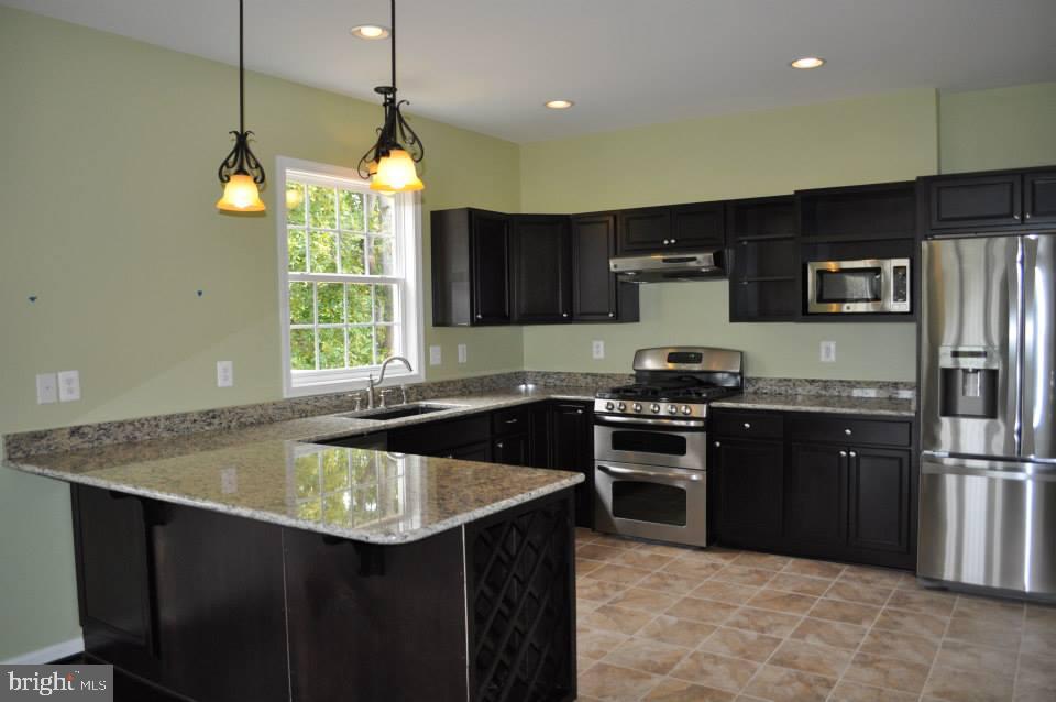16529 Gaines Road Broad Run, VA 20137 - Photo 5 of 8 Kitchen - Option - Granite Counter-tops