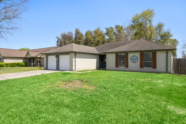 $2,600 | 634 Spring Breeze Street, League City, TX 77573
