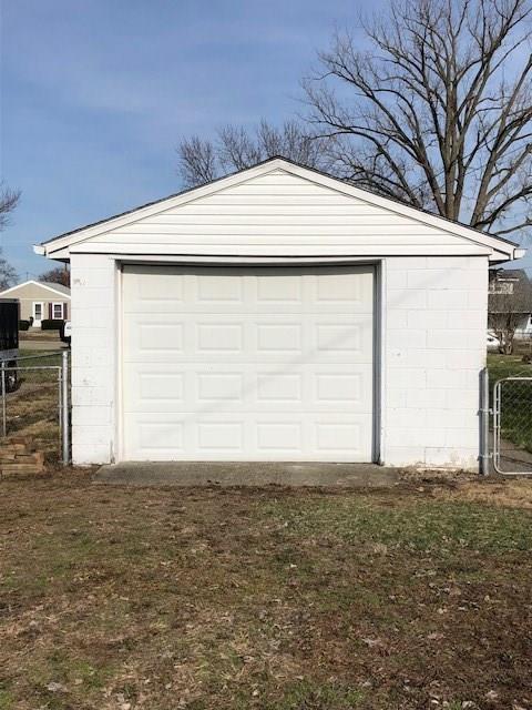 910 Boal Avenue Piqua, OH 45356 - Photo 4 of 24
