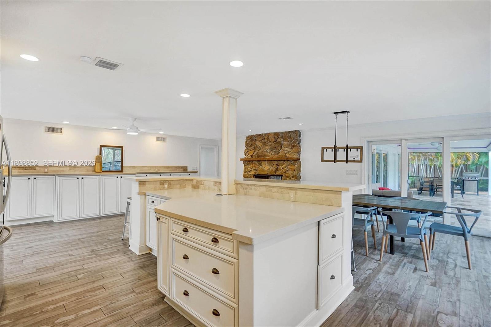 2120 Southwest 28th Way Fort Lauderdale, FL 33312 - Photo 12 of 81