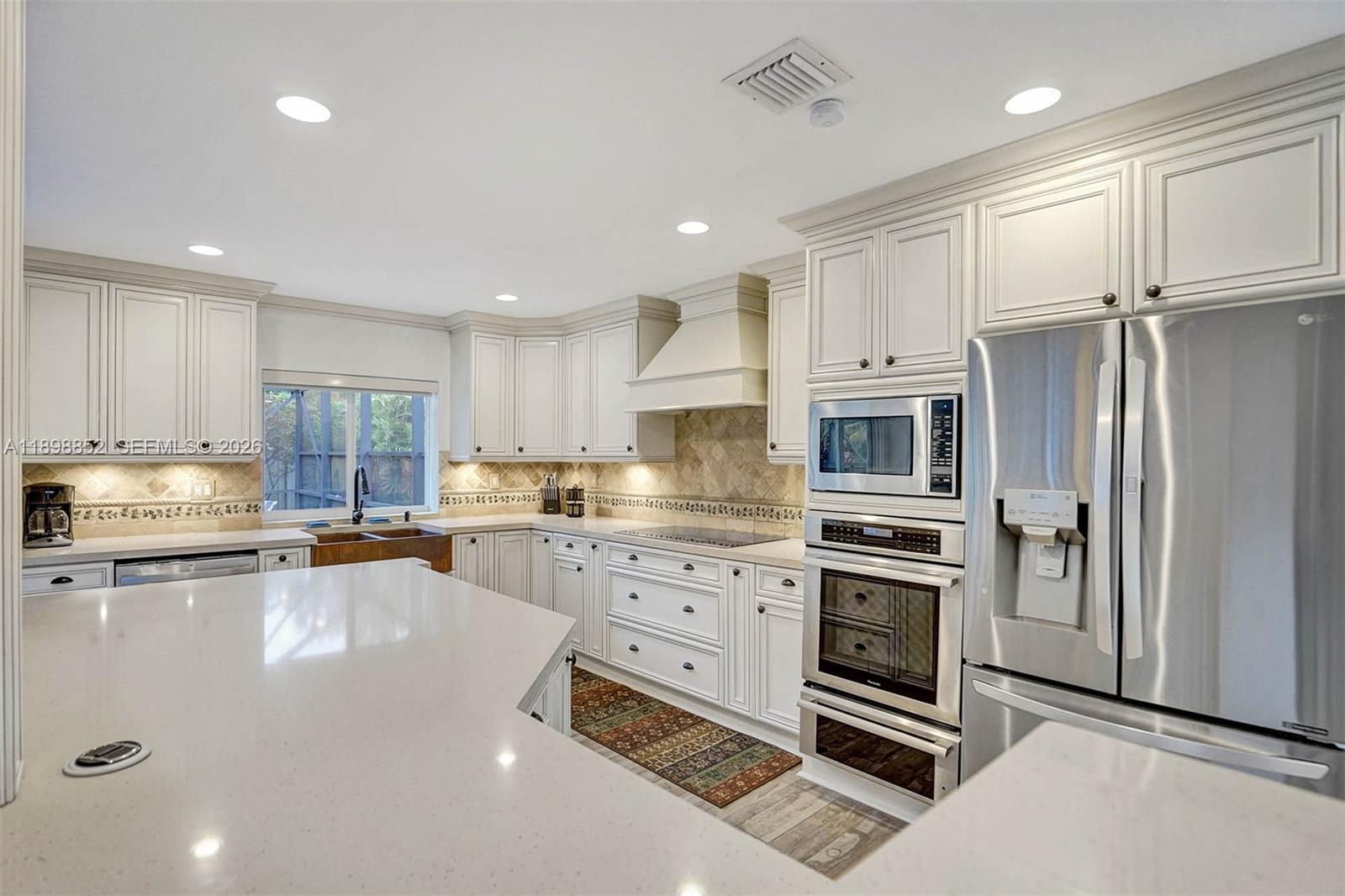 2120 Southwest 28th Way Fort Lauderdale, FL 33312 - Photo 10 of 81