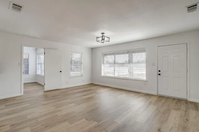 $239,000 | 1501 East Henderson Street, Cleburne, TX 76031