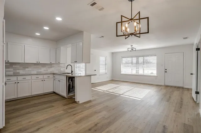 $239,000 | 1501 East Henderson Street, Cleburne, TX 76031