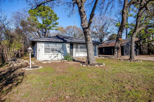 $239,000 | 1501 East Henderson Street, Cleburne, TX 76031