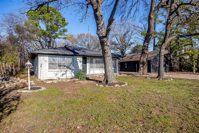 $239,000 | 1501 East Henderson Street, Cleburne, TX 76031