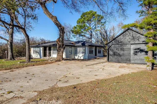 $239,000 | 1501 East Henderson Street, Cleburne, TX 76031