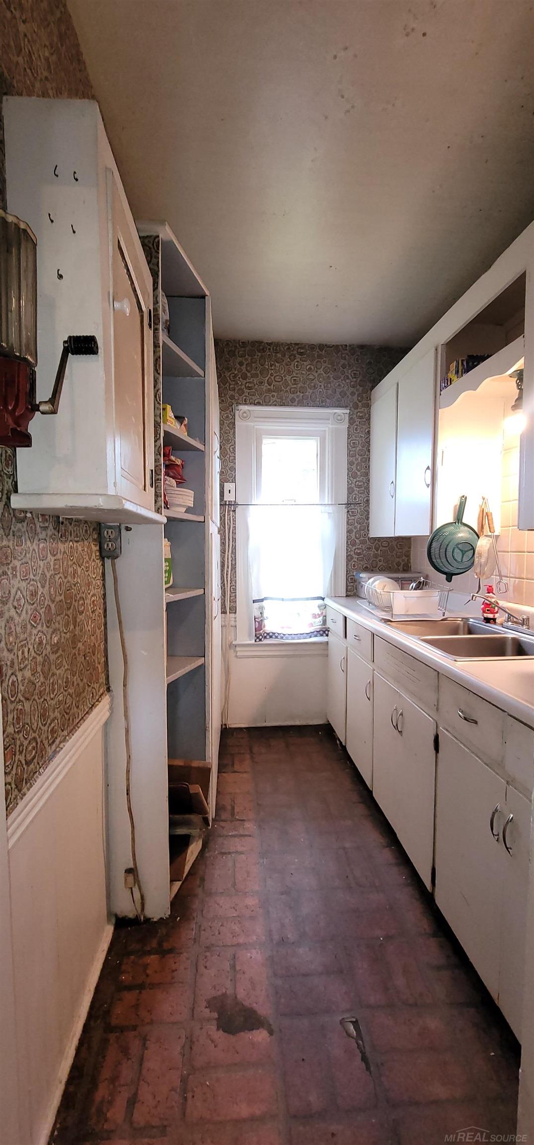32045 Schoenherr Road Warren, MI 48088 - Photo 25 of 45