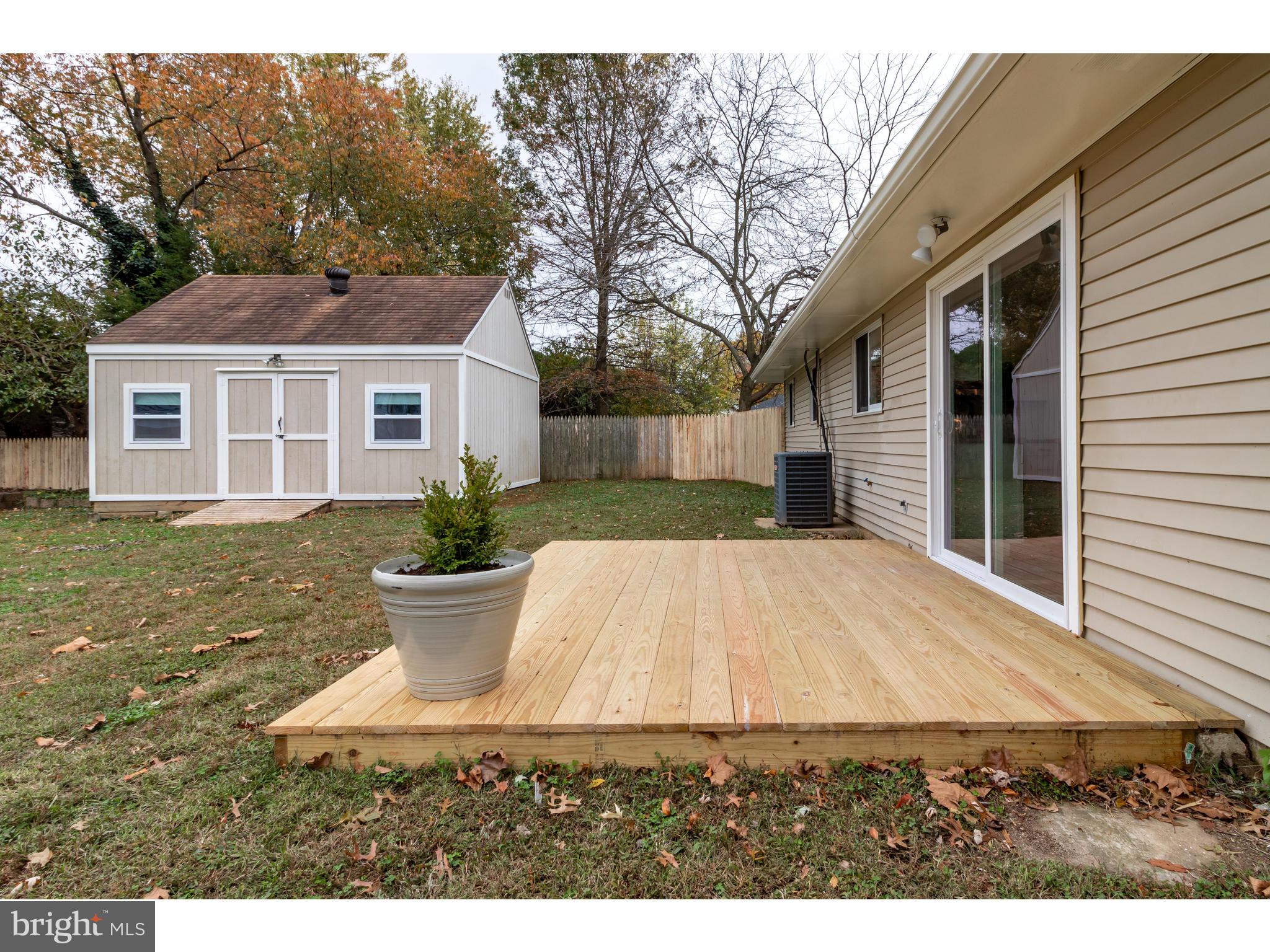 27 Dunbar Road Newark, DE 19711 - Photo 20 of 22 rear deck