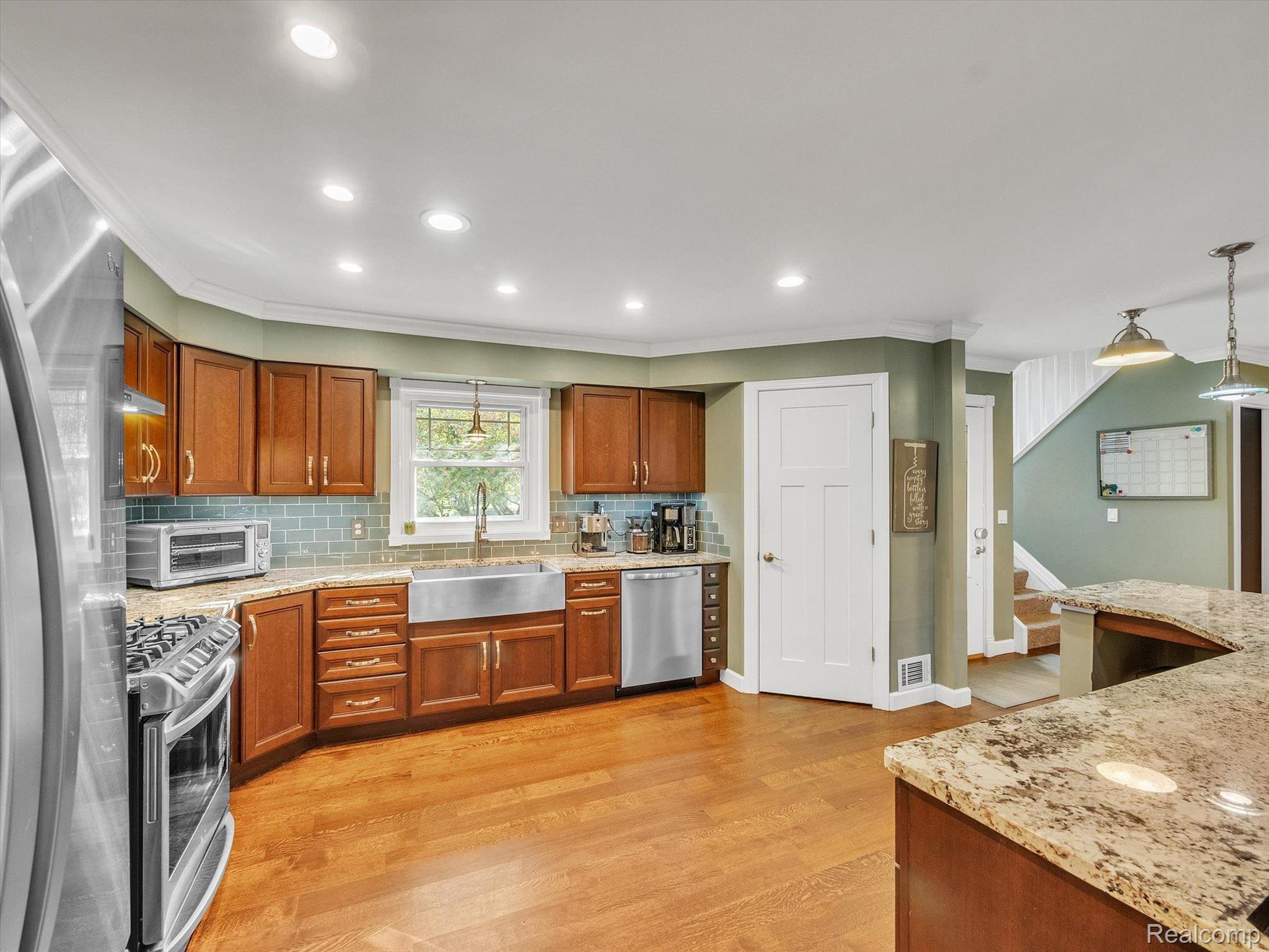 1818 Fox Ridge Drive Howell, MI 48843 - Photo 5 of 42 Gallery Image 5