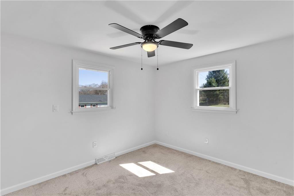 1060 Pittsburgh Road Valencia, PA 16059 - Photo 19 of 46 Upper Lev - Primary BDR