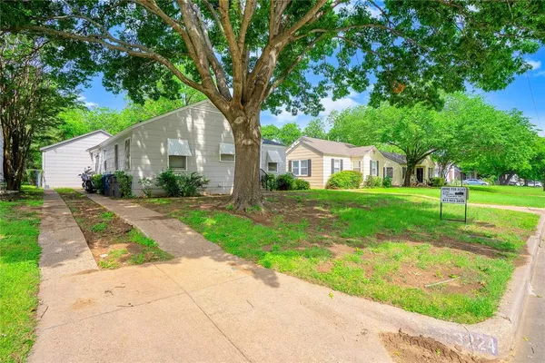 $1,600 | 3224 Sandage Avenue, Fort Worth, TX 76109