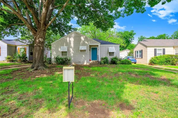 $1,600 | 3224 Sandage Avenue, Fort Worth, TX 76109