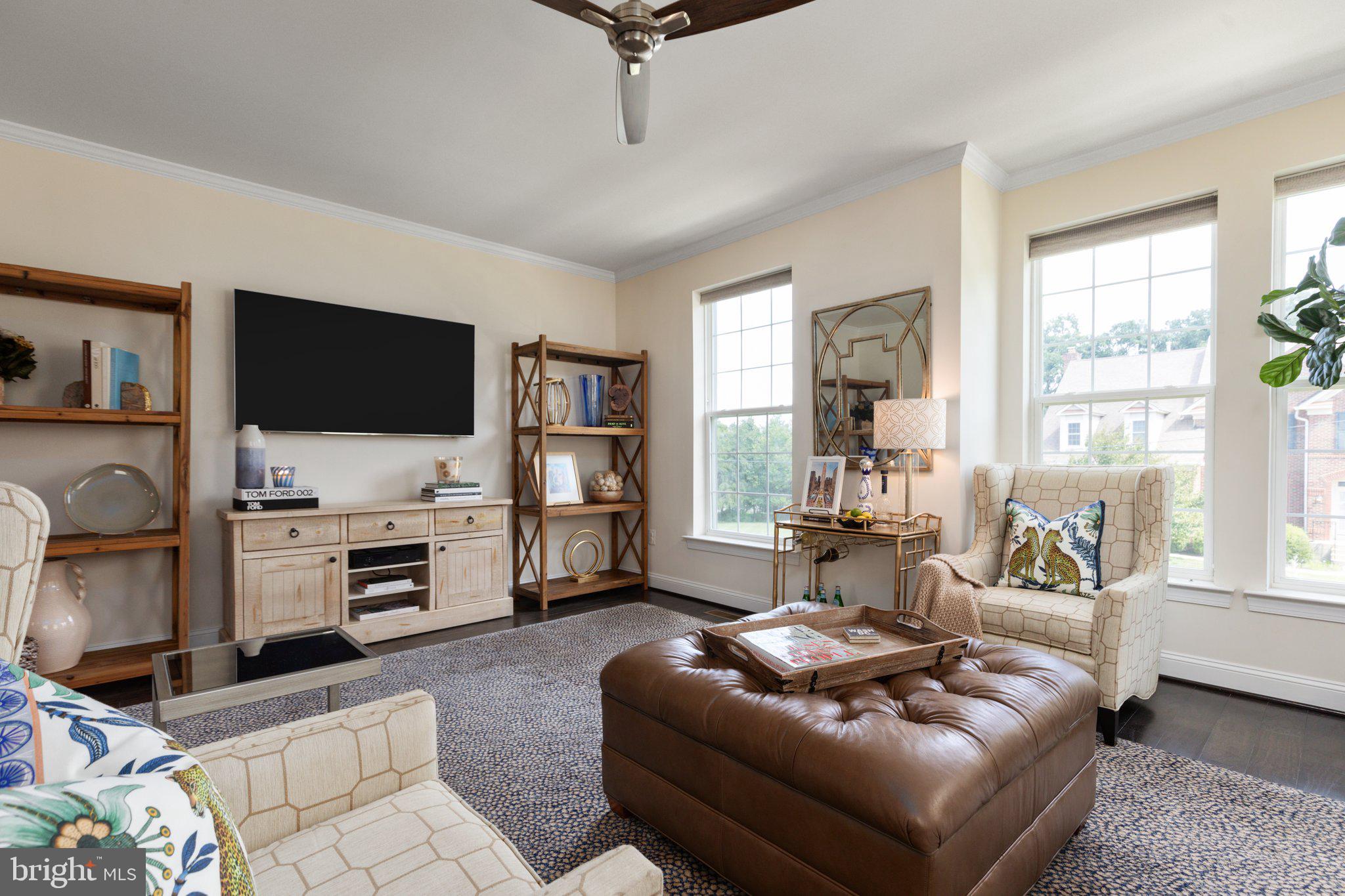 46073 Hall Road Sterling, VA 20166 - Photo 16 of 31 Family room