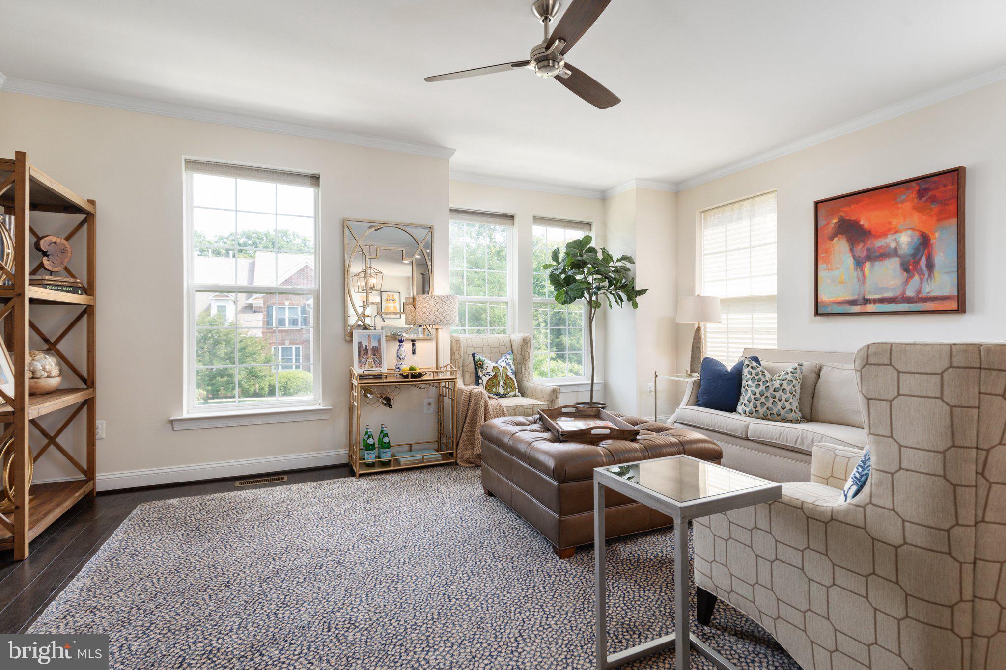 46073 Hall Road Sterling, VA 20166 - Photo 17 of 31 Family room