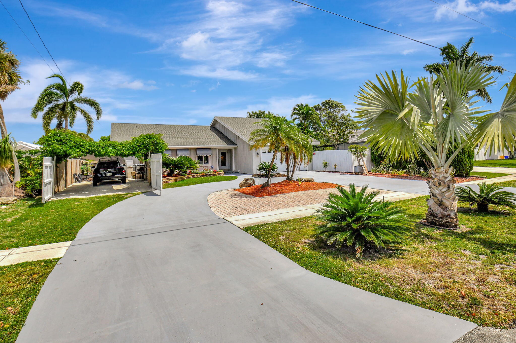 147 Oregon Lane Boca Raton, FL 33487 - Photo 2 of 83 Exterior