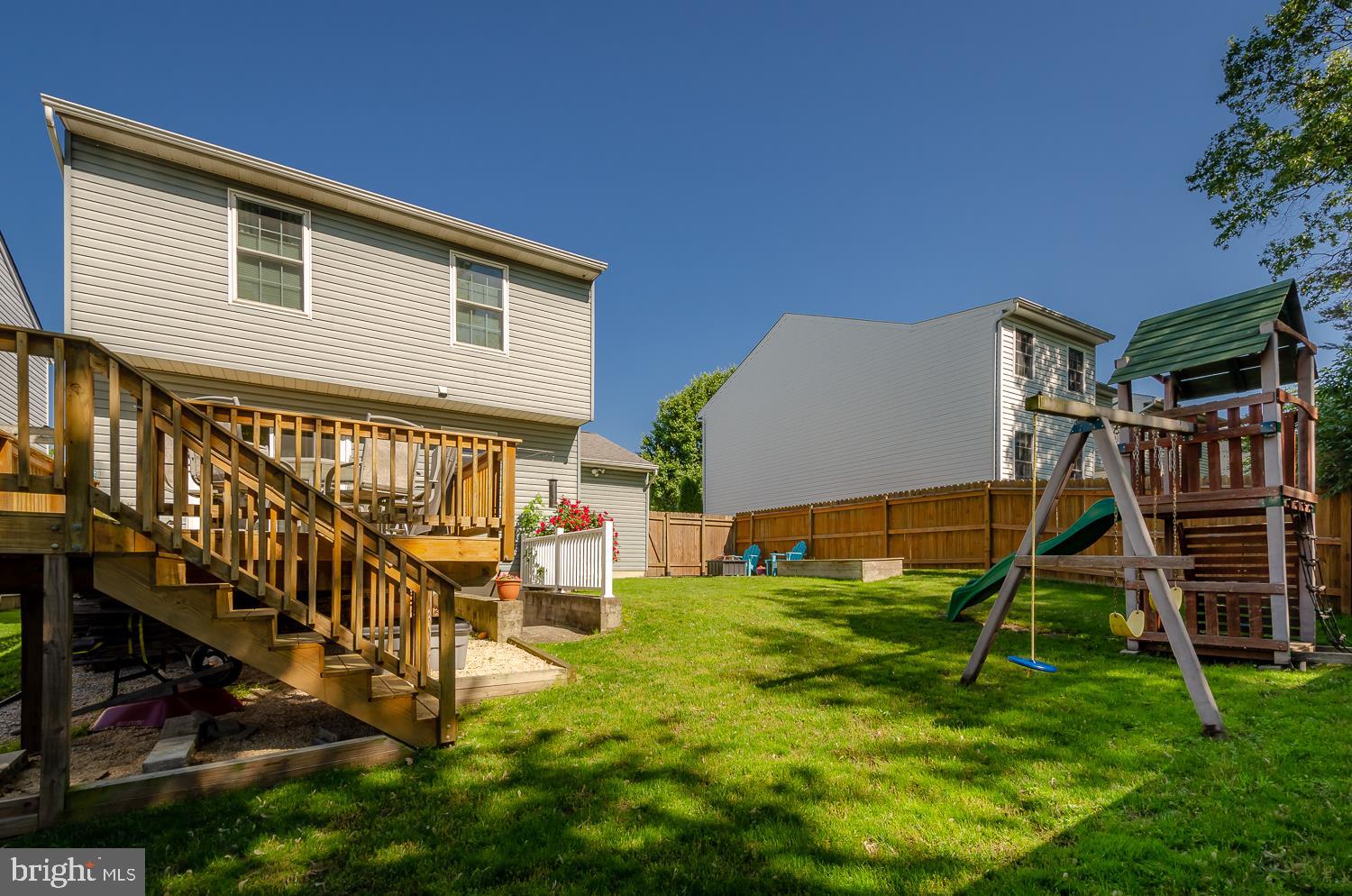 7797 Notley Road Pasadena, MD 21122 - Photo 28 of 30 This picture shows this big backyard!