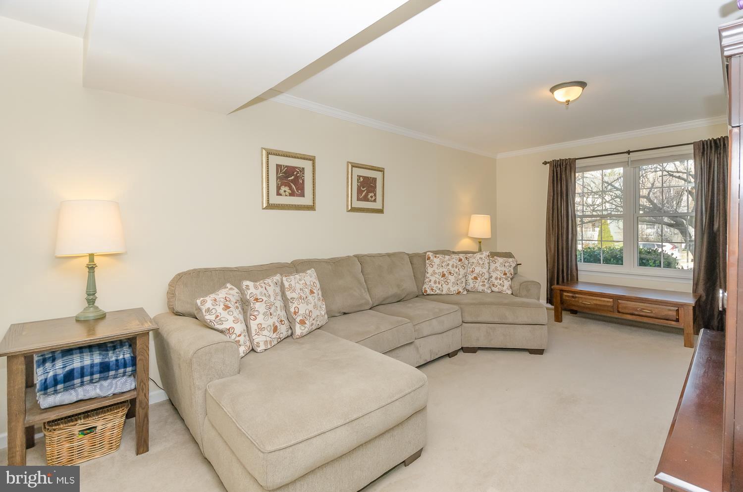 7797 Notley Road Pasadena, MD 21122 - Photo 7 of 30 Living Room