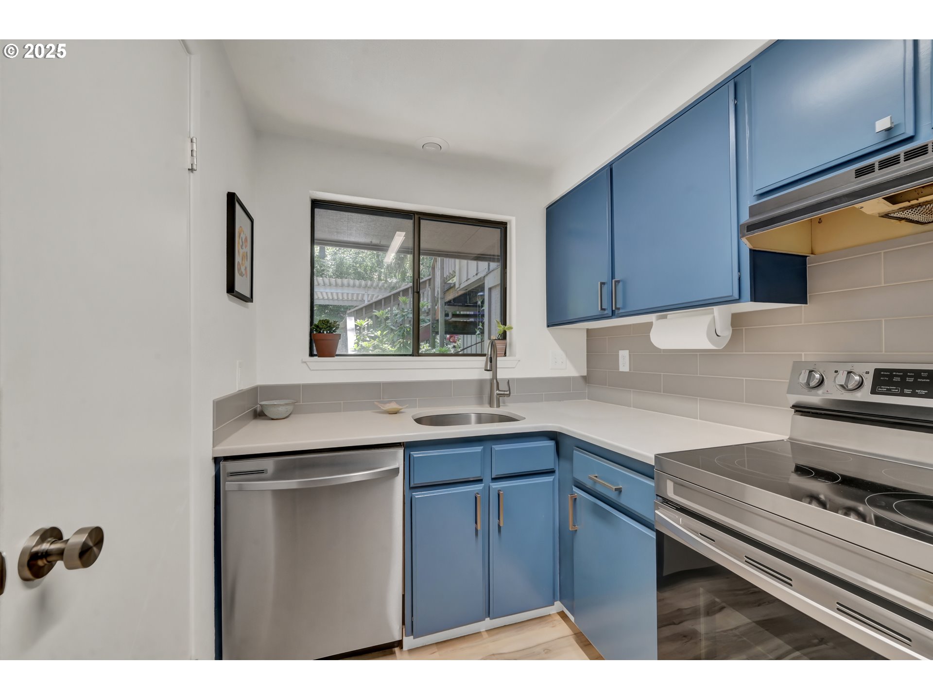103 Treehill Loop Eugene, OR 97405 - Photo 15 of 48 Gallery Image 15
