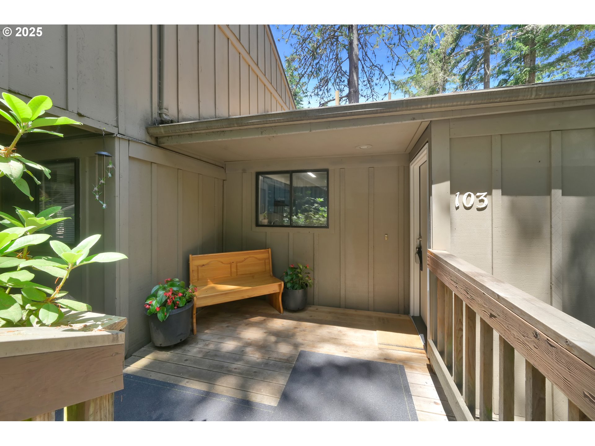 103 Treehill Loop Eugene, OR 97405 - Photo 3 of 48 Gallery Image 3