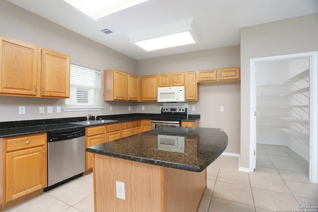 $2,795 | 14514 Redwood Valley, Helotes, TX 78023