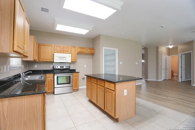 $2,795 | 14514 Redwood Valley, Helotes, TX 78023