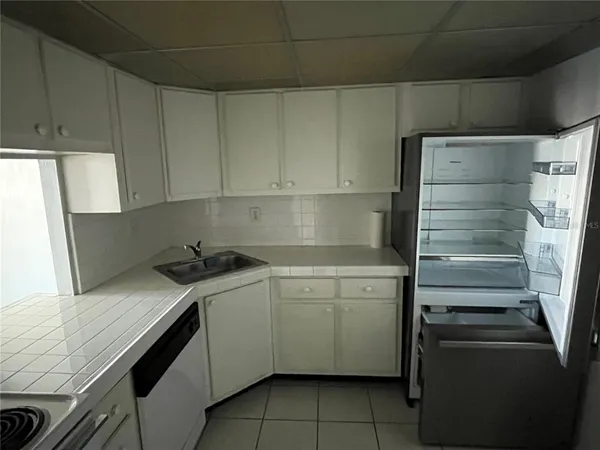 $1,450 | 2760 Coconut Bay Lane, Unit 2312 (3H), Sarasota, FL 34237