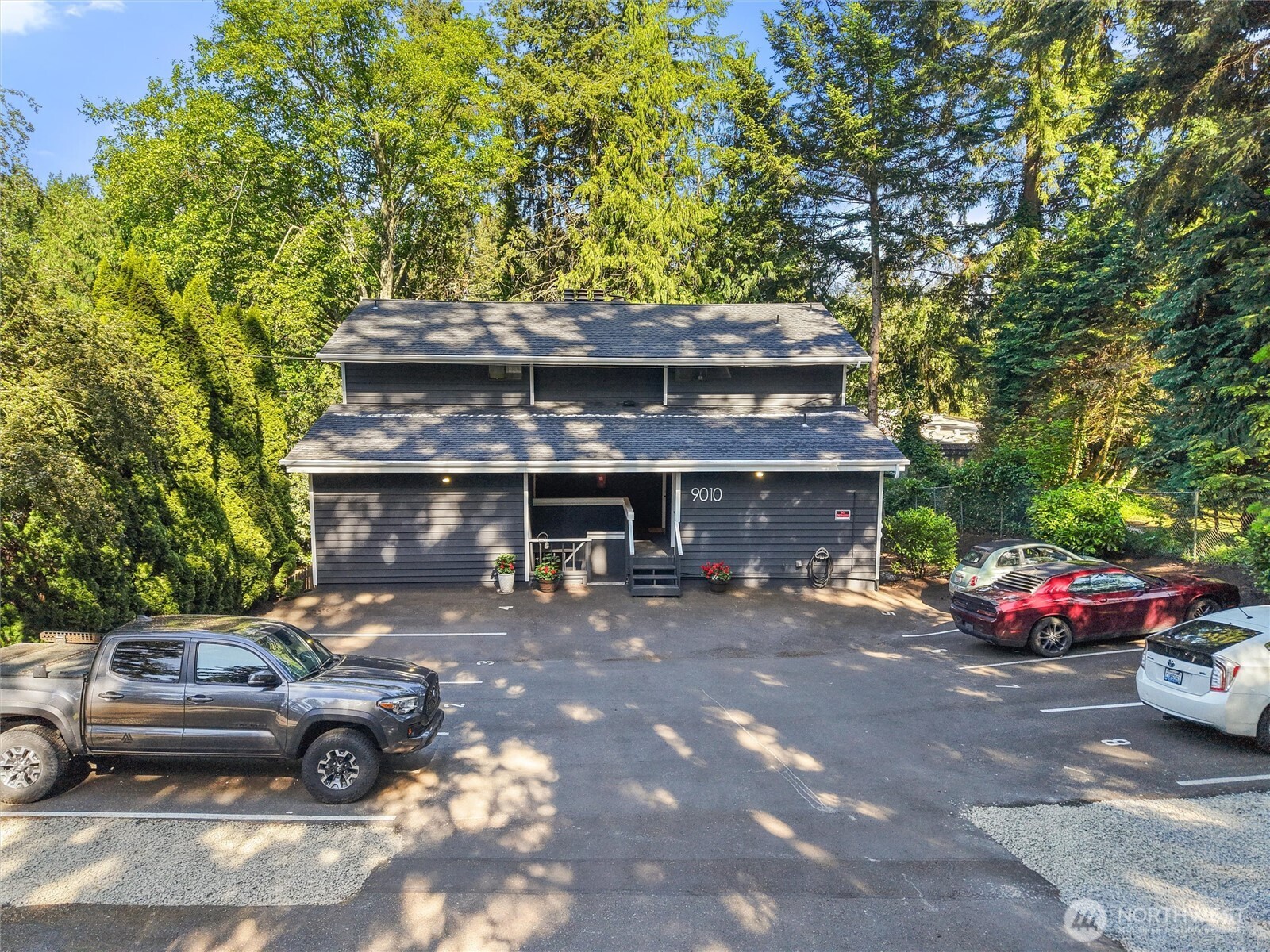9010 236th Street Southwest Edmonds, WA 98026 - Photo 2 of 36