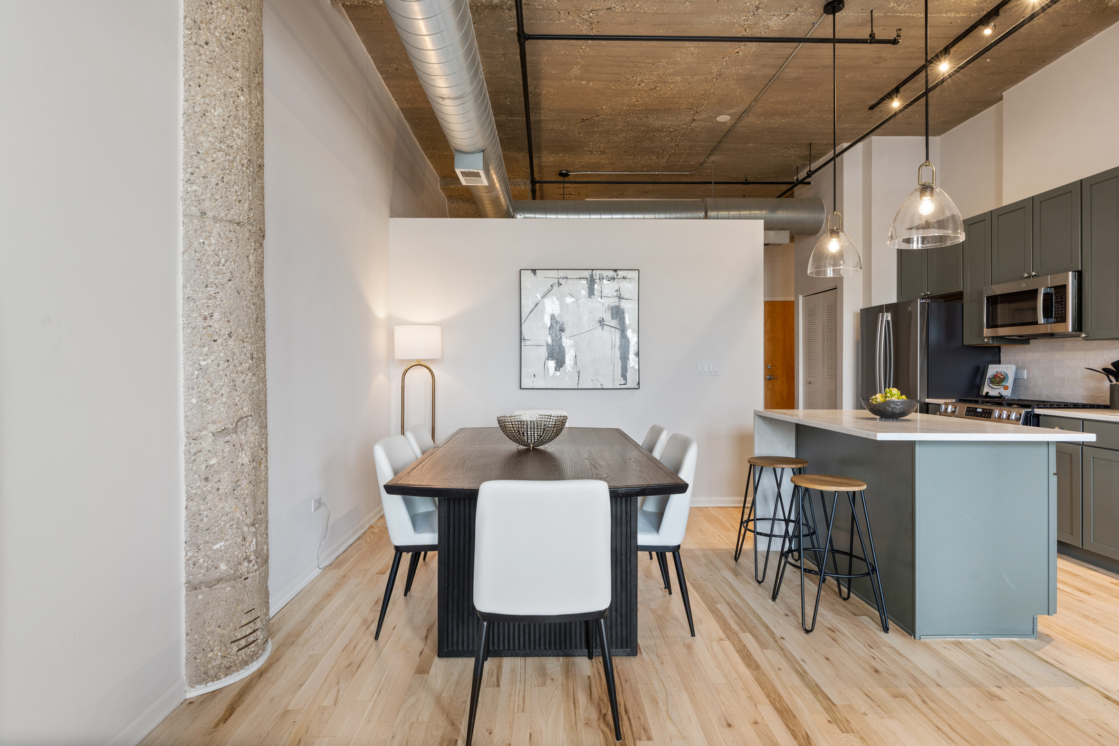 758 North Larrabee Street, Unit 603 Chicago, IL 60654 - Photo 11 of 20