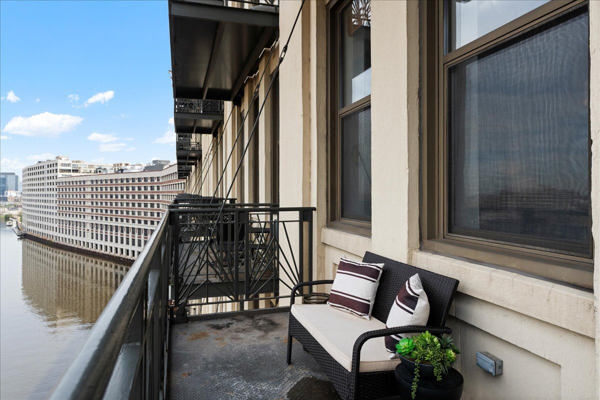 758 North Larrabee Street, Unit 603 Chicago, IL 60654 - Photo 18 of 20