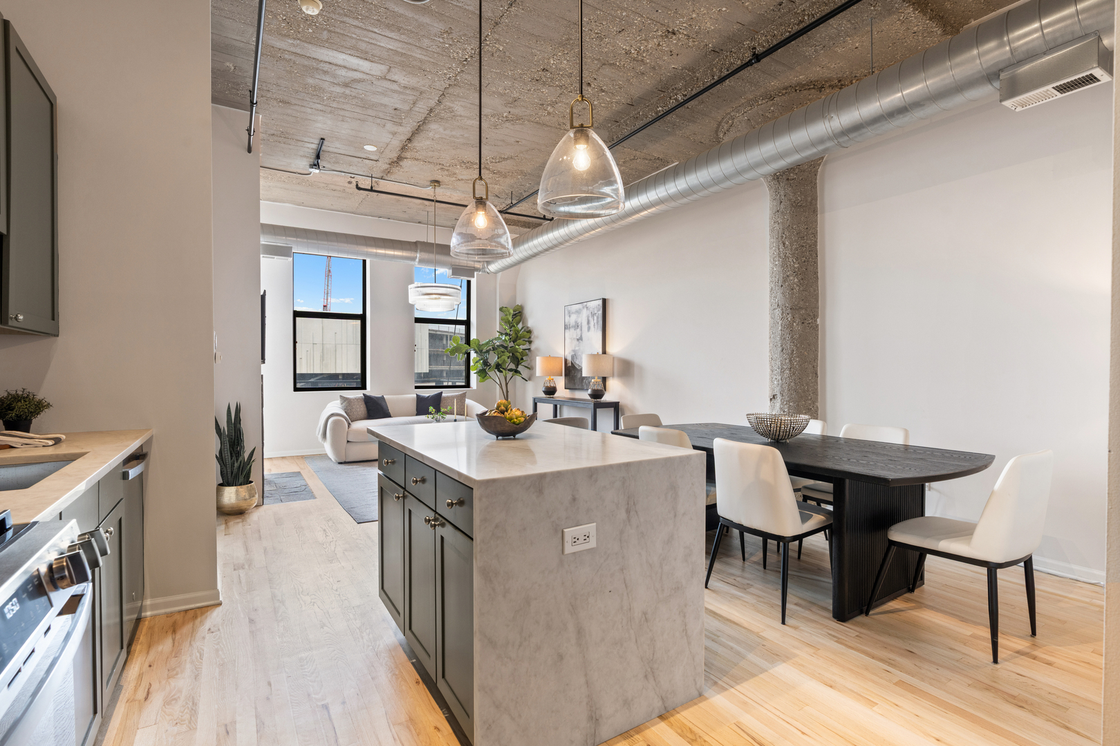 758 North Larrabee Street, Unit 603 Chicago, IL 60654 - Photo 3 of 20