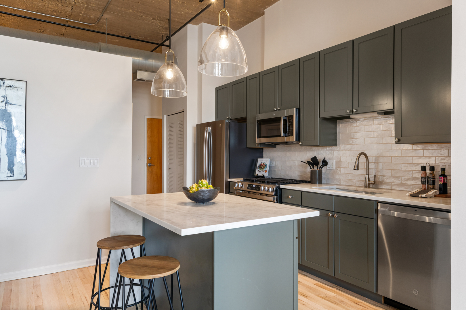 758 North Larrabee Street, Unit 603 Chicago, IL 60654 - Photo 6 of 20
