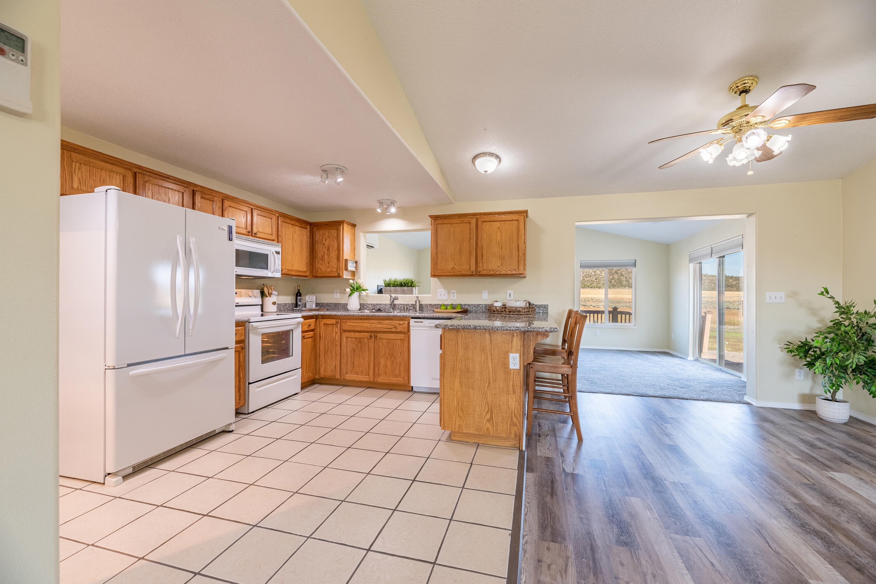 2466 Northeast Yellowpine Road Prineville, OR 97754 - Photo 11 of 32 kitchen