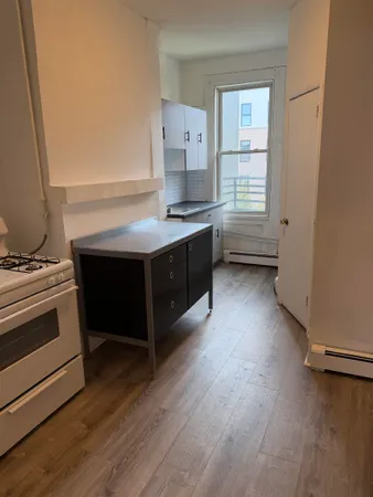 $1,340 | 630 Grand Street, Unit 4, Hoboken, NJ 07030