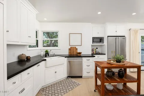 $1,730,000 | 1200 Fernside Drive, La Canada Flintridge, CA 91011