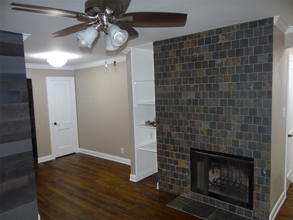 912 East 32nd Street, Unit 103 Austin, TX 78705 - Photo 11 of 27 a room with a fireplace
