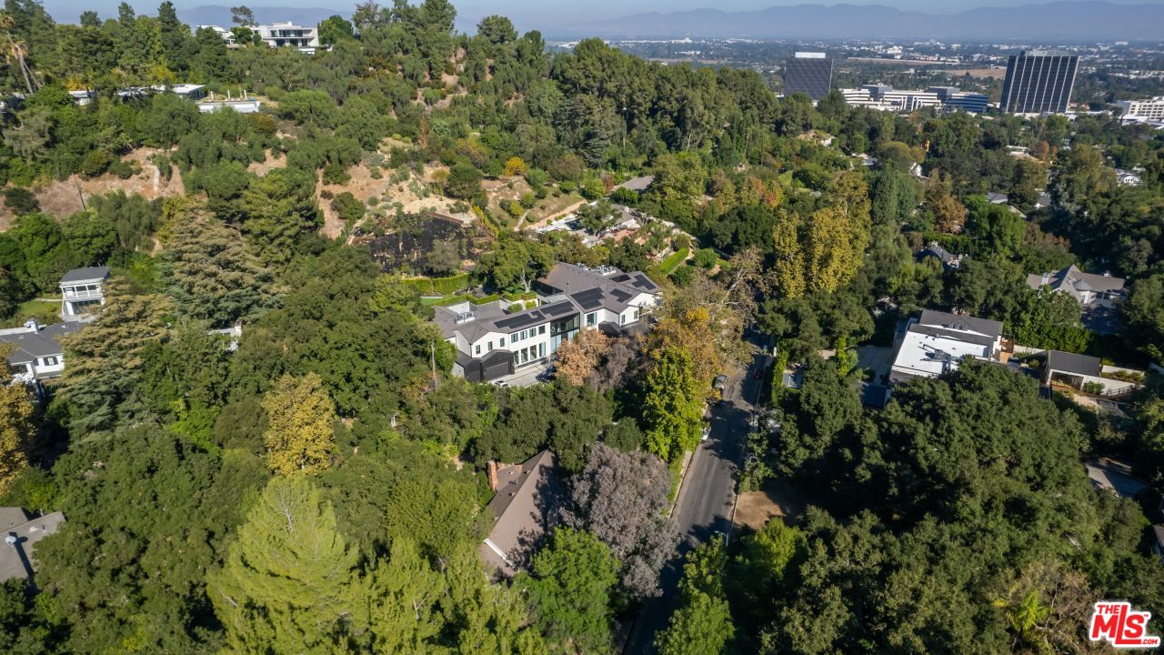 16055 Woodvale Road Encino, CA 91436 - Photo 5 of 5 a view of a city