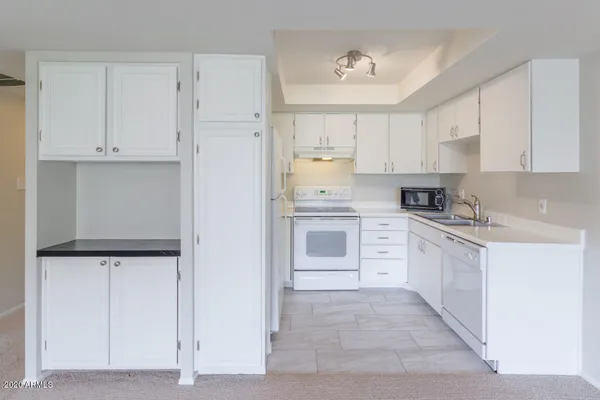 $1,550 | 7960 East Camelback Road, Unit 203, Scottsdale, AZ 85251