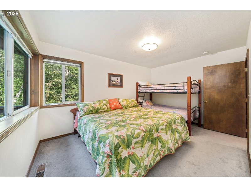 302 Holly Avenue Garibaldi, OR 97118 - Photo 23 of 38