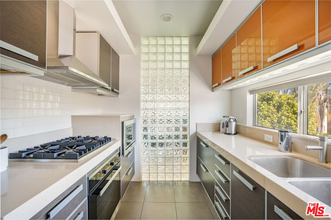 1933 Selby Avenue, Unit 301 Los Angeles, CA 90025 - Photo 12 of 27