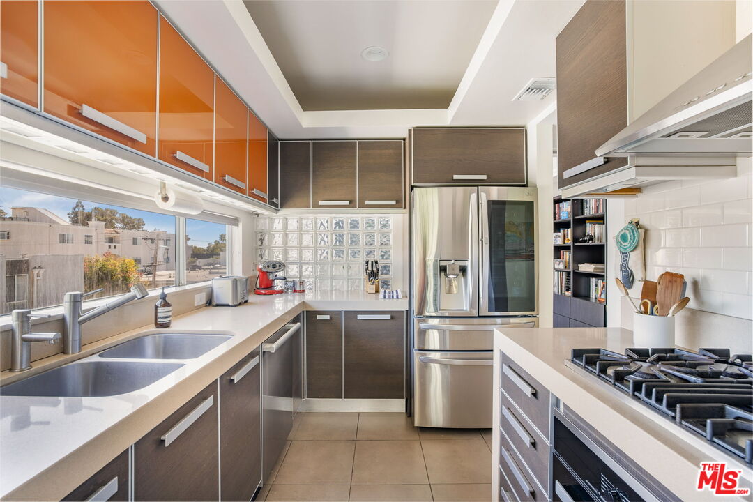 1933 Selby Avenue, Unit 301 Los Angeles, CA 90025 - Photo 13 of 27