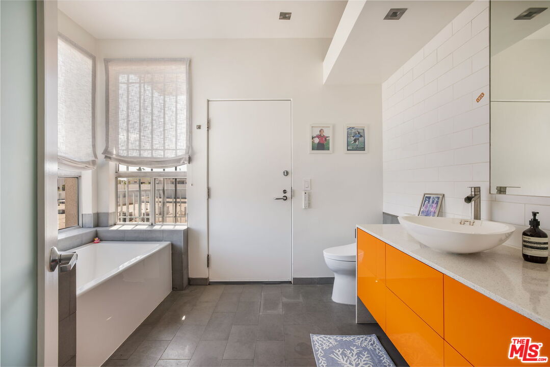 1933 Selby Avenue, Unit 301 Los Angeles, CA 90025 - Photo 19 of 27