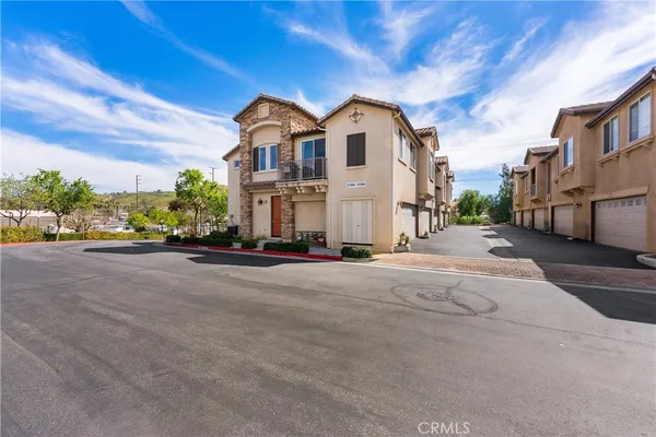 $499,000 | 27968 Avalon Drive, Canyon Country, CA 91351