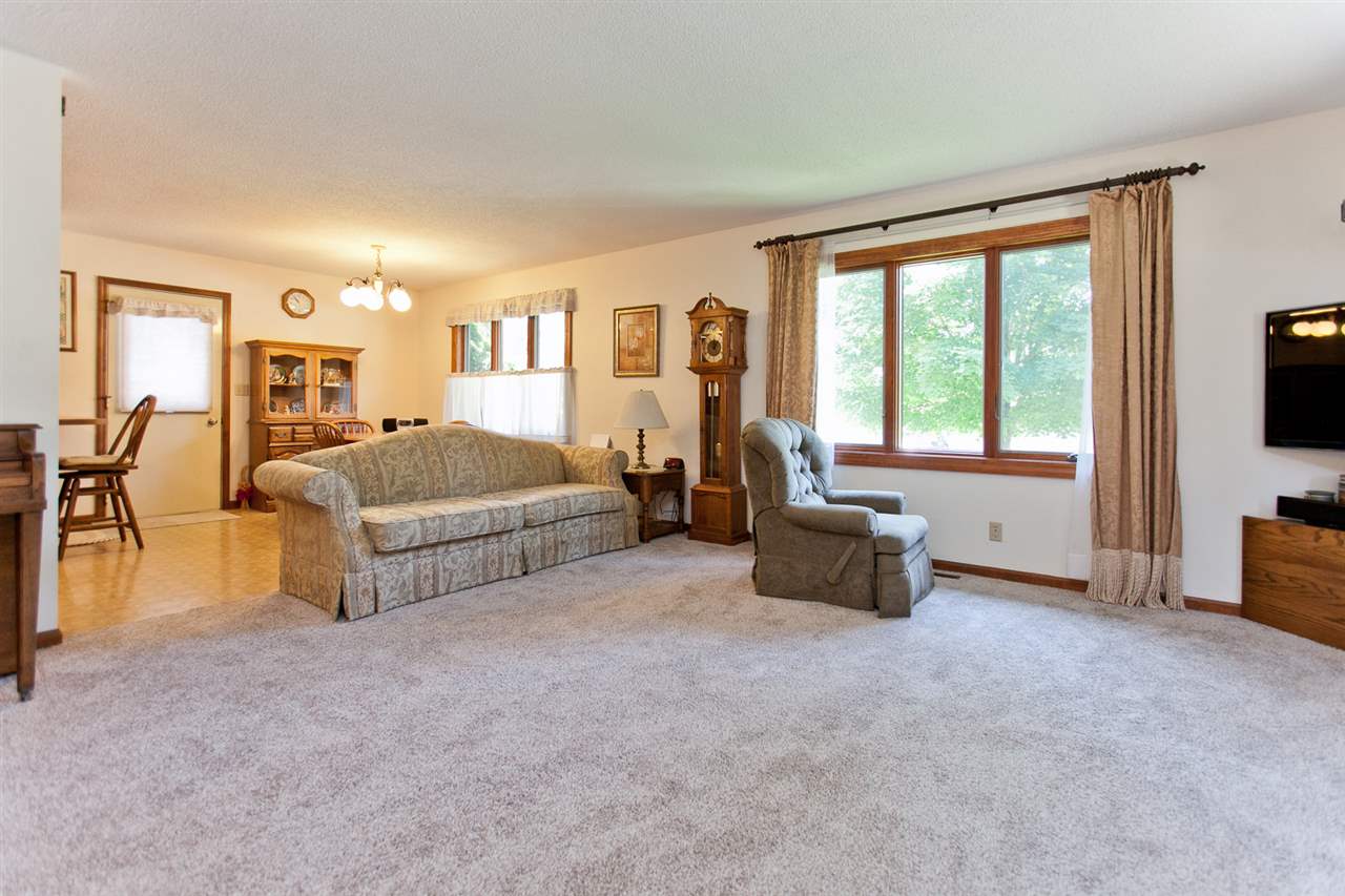 210 Hilltop Road Southwest Swisher, IA 52338 - Photo 6 of 35 Gallery Image 6