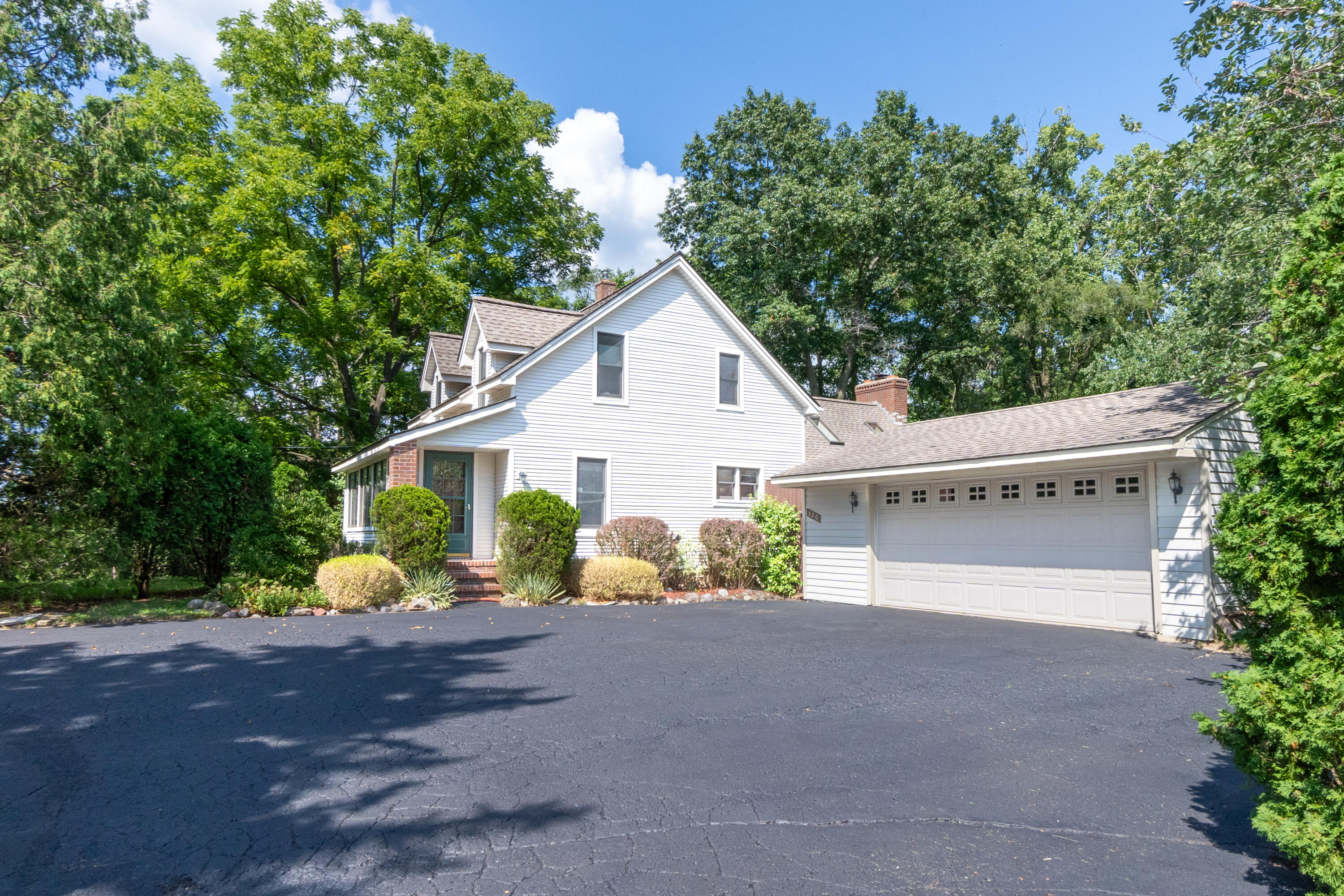 520 Decker Road Walled Lake, MI 48390 - Photo 3 of 56 000