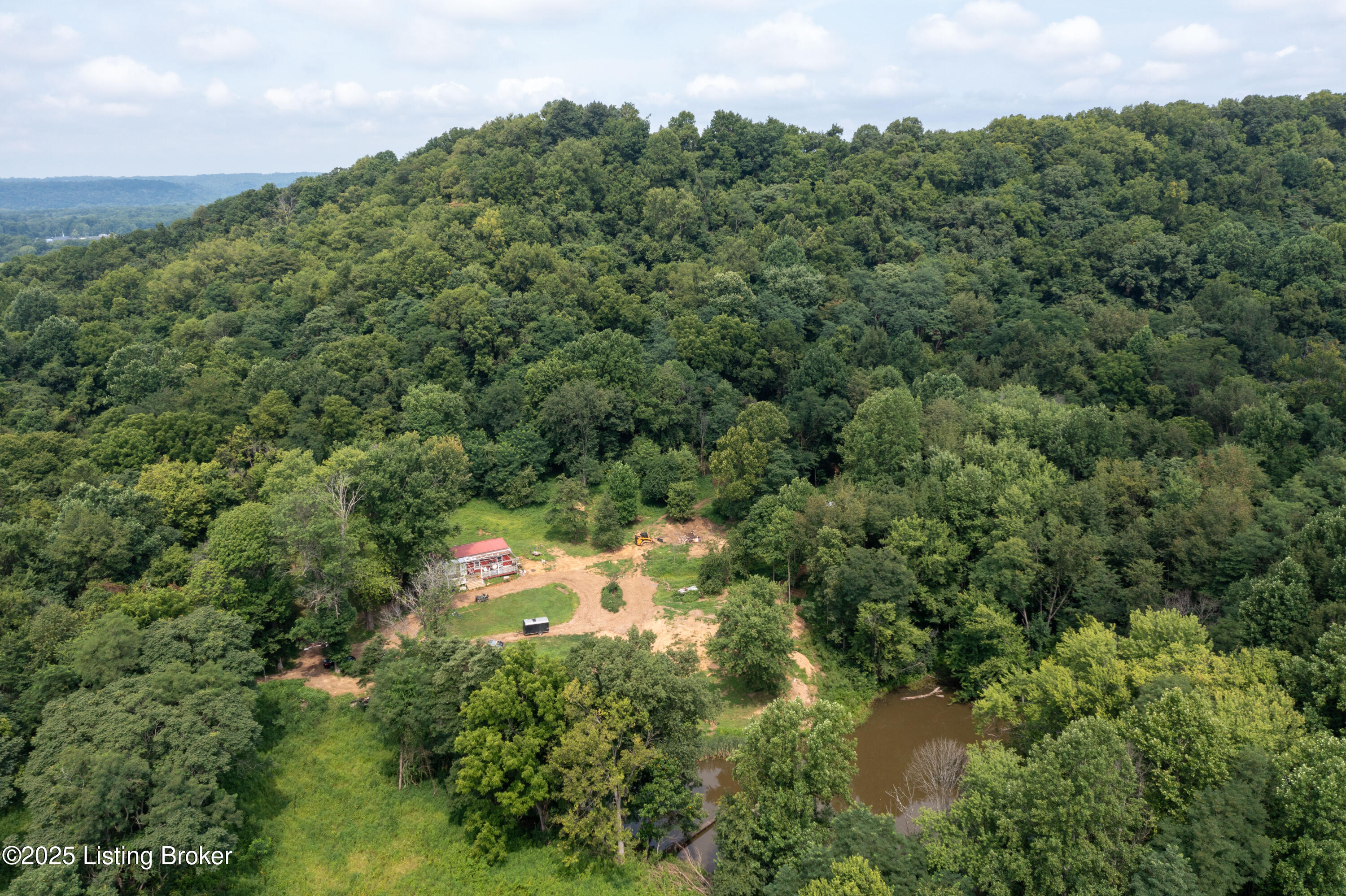 5601 Blevins Gap Road Louisville, KY 40272 - Photo 5 of 23 5601BlevinsGapRd-0037-1
