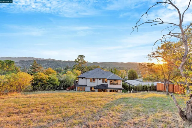 $2,995,000 | 1362 Sunset Loop, Lafayette, CA 94549