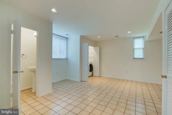 $2,900 | 11008 Saffold Way, Reston, VA 20190
