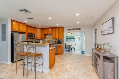 $500,000 | 1183 Southeast 1st Way, Deerfield Beach, FL 33441